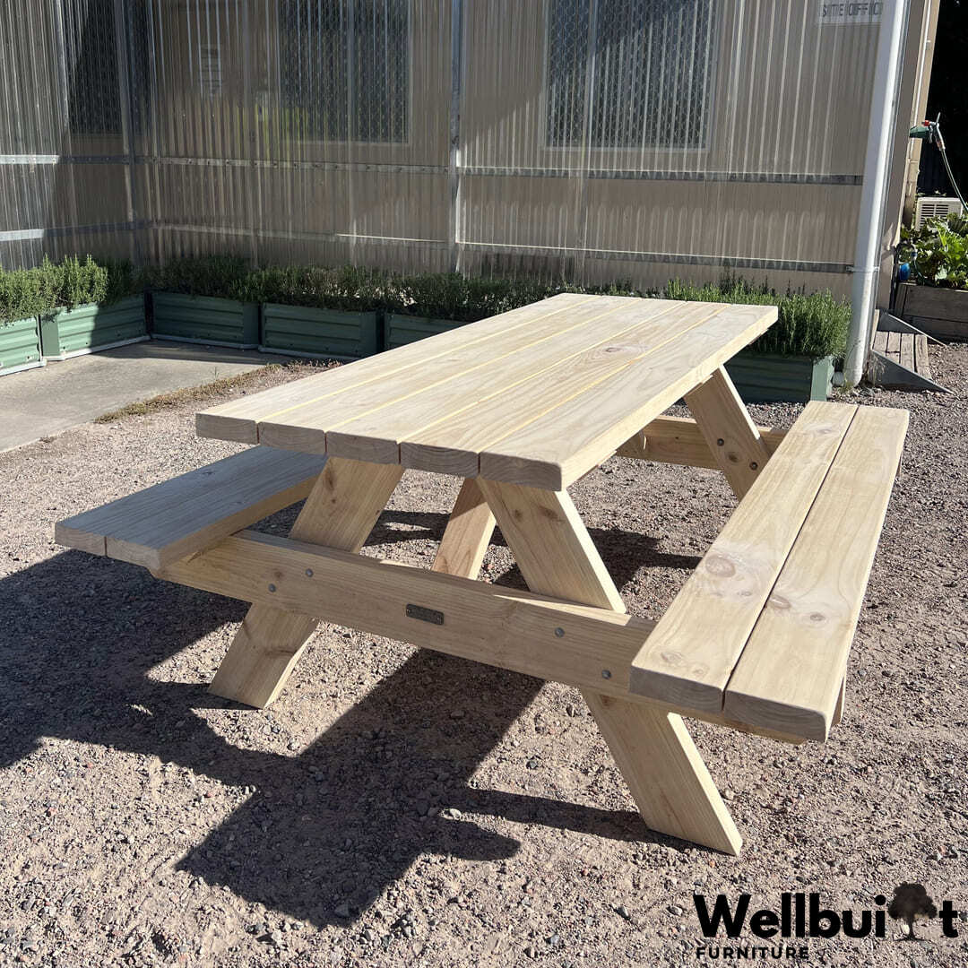 10Seater Solid Picnic Table