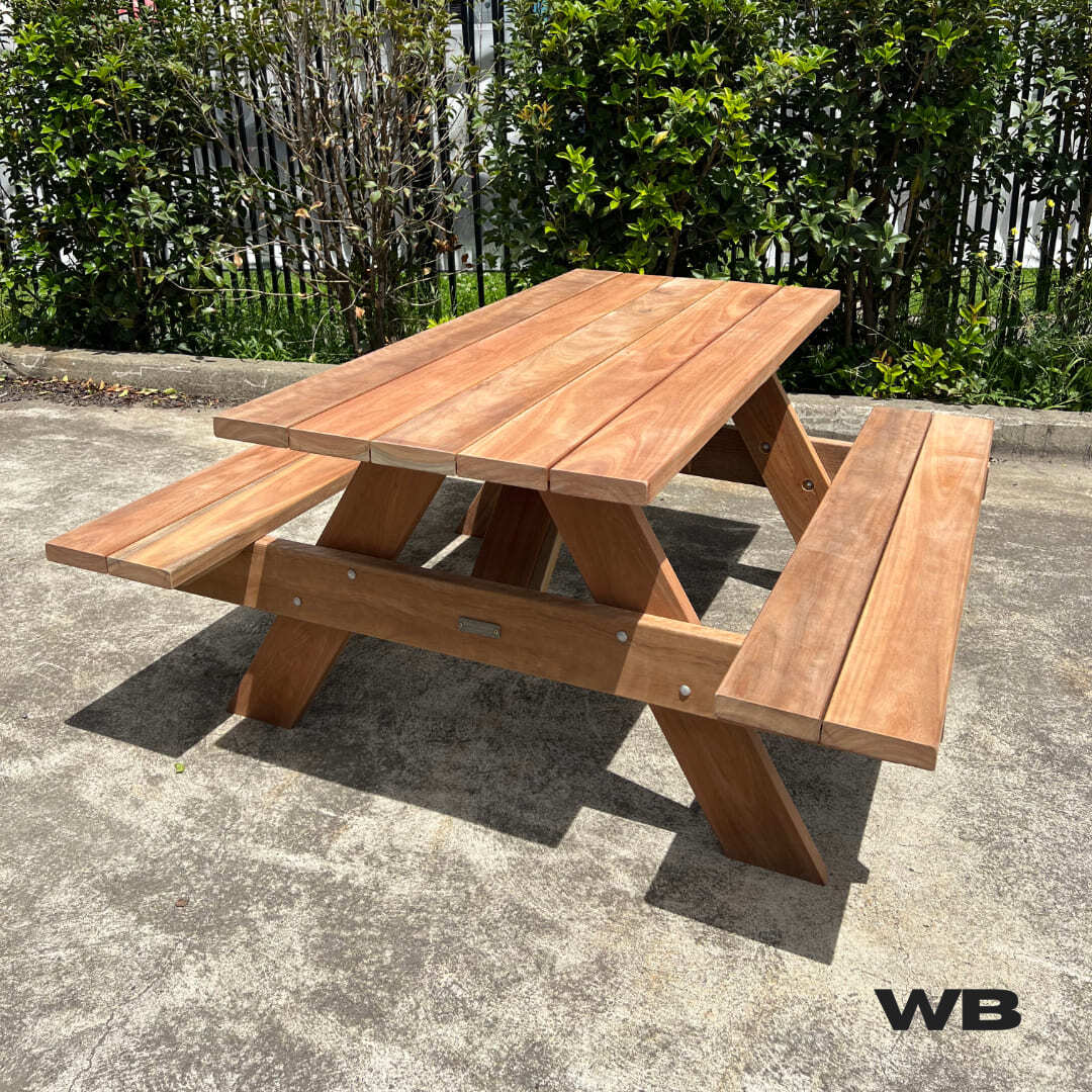 1.5m spotted gum hardwood picnic table raw
