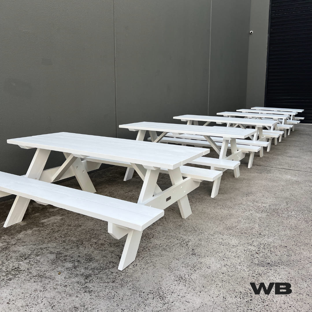 1.5m spotted gum hardwood picnic table white