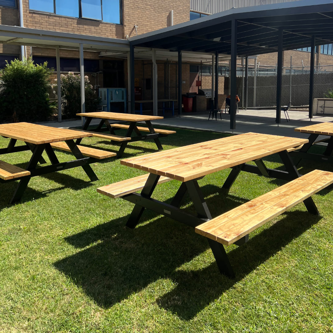Outdoor picnic table melbourne