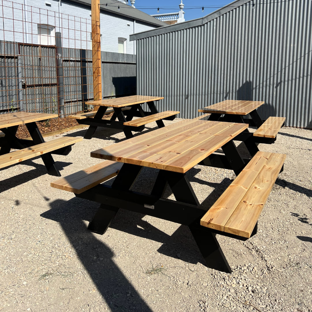 timber picnic table melbourne