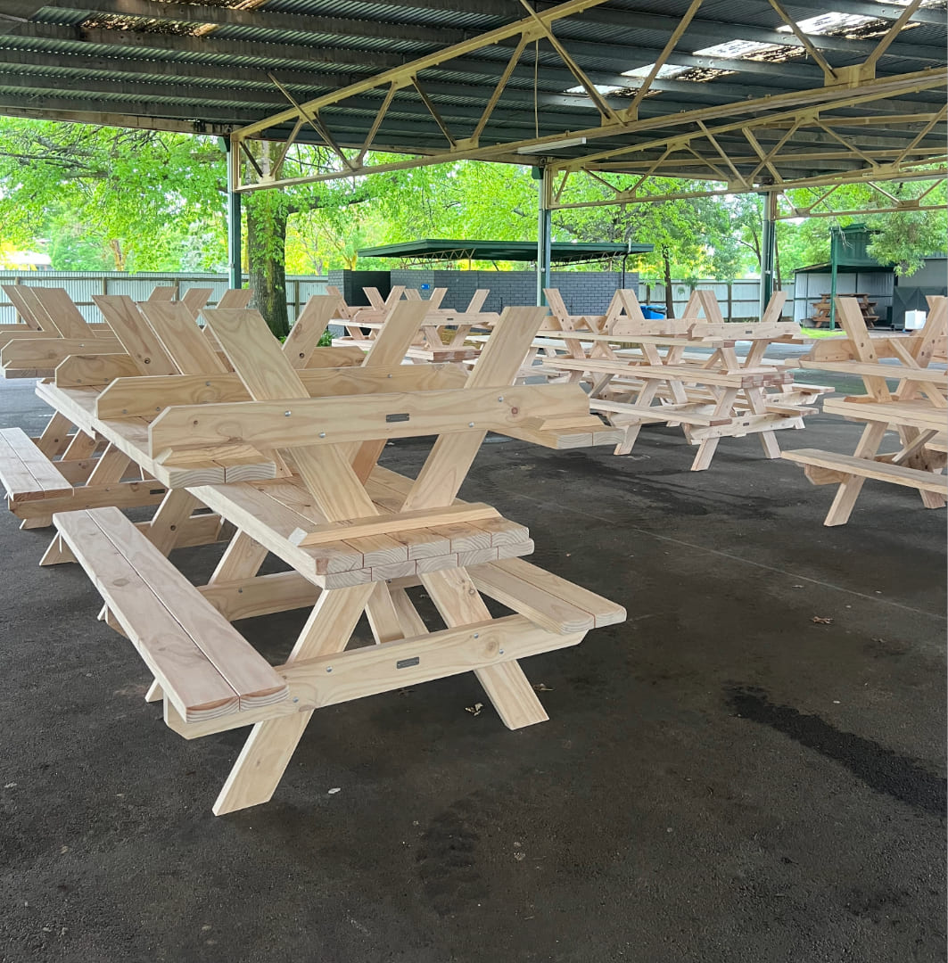 yarra valley racing picnic tables